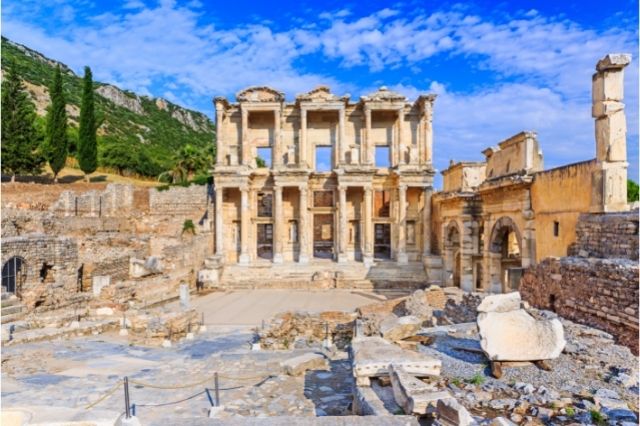 Efes | İzmir de Gezilecek Yerler (10 Muhteşem Yer)